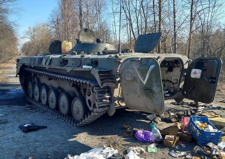 Zniszczony sprzęt rosyjski na Ukrainie Niemiecka firma przyznaje, że wozach bojowych armii rosyjskiej były jej podzespoły