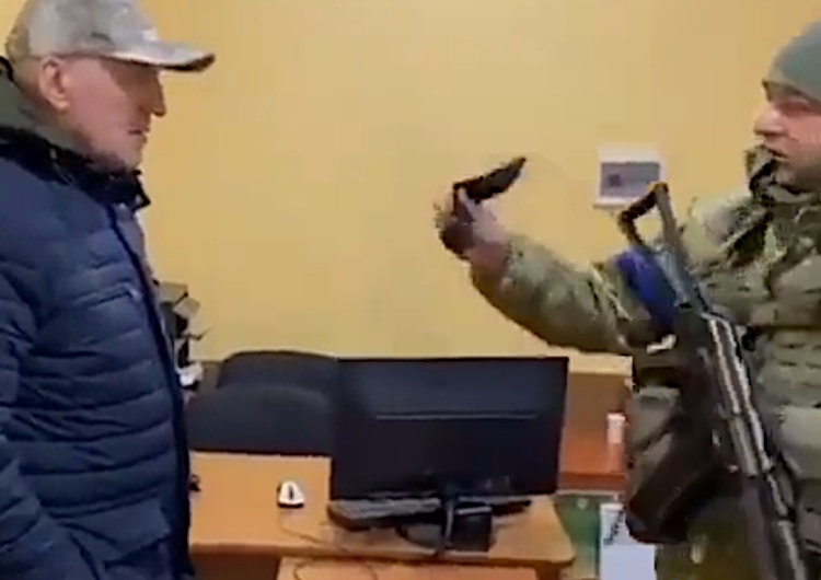 Ukraiński pogranicznik rzuca ambasadorowi Białorusi 