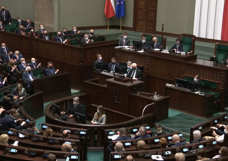  [wideo] Gorąco w Sejmie. Leszczyna: „Kaczyński mówił, że nie ma pieniędzy na armię”. Krótka odpowiedź prezesa PiS