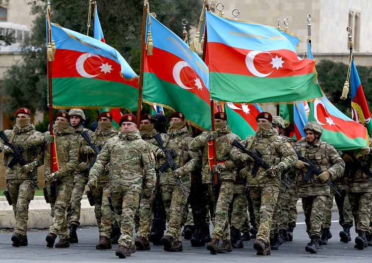 Azerscy żołnierze Azerbejdżan wykorzystuje sytuację Rosji. Azerscy żołnierze przekroczyli linię demarkacyjną w Nagornym Karabachu