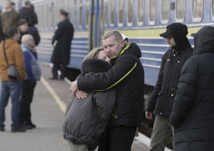Ukraińscy uchodźcy w drodze do Polski 