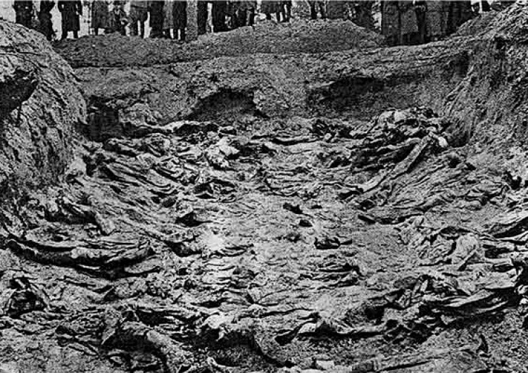 Masowy grób w Katyniu 82 lata temu NKWD rozpoczęło likwidację obozu w Kozielsku