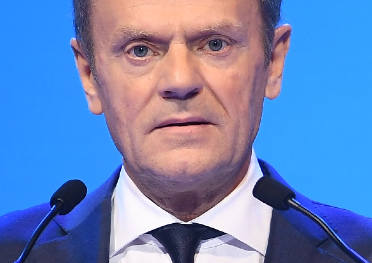 Donald Tusk „Tusk właśnie poparł Macrona w wyborach. Będzie powtórka Budapesztu?” Internauci nie zostawili suchej nitki na „przeprosinach Emmanuela”
