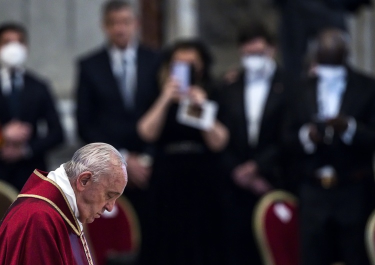  Watykan: Papież Franciszek przewodniczył liturgii Męki Pańskiej. 