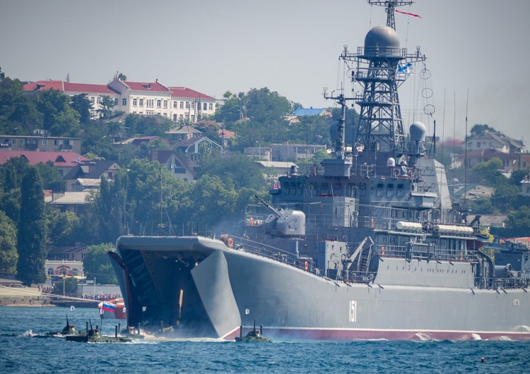 Rosyjska flota Ukraińskie wojsko: Rosyjskie okręty odpłynęły na prawie 200 km od naszych brzegów