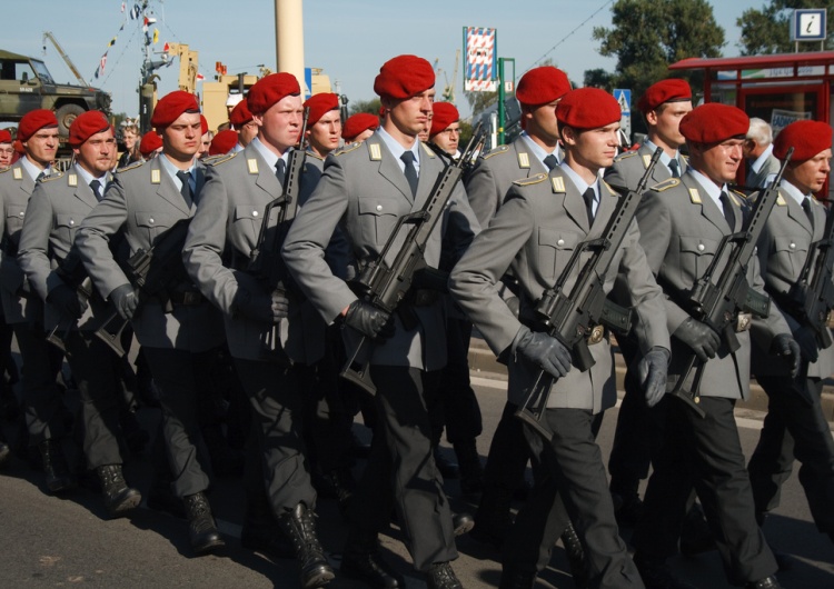 Żołnierze niemieccy „Die Zeit”: Gdyby istniała europejska armia, mogłaby być użyta do „obrony demokratycznego porządku”. Polska byłaby proeuropejska
