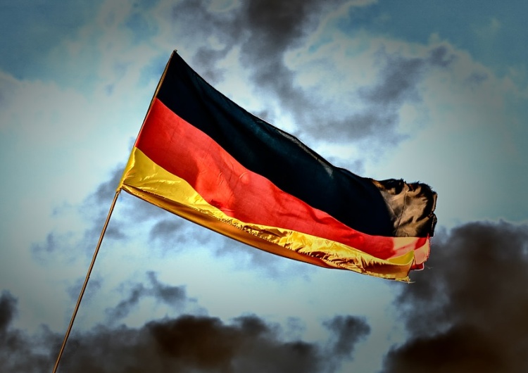 Flaga Niemiec Niemieckie autorytety wzywają do 