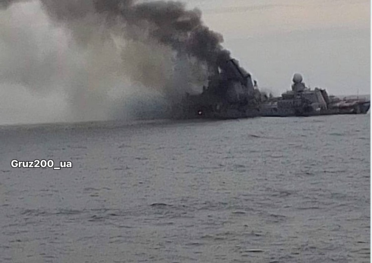 Tonący okręt Rosja podała bilans zatopienia 