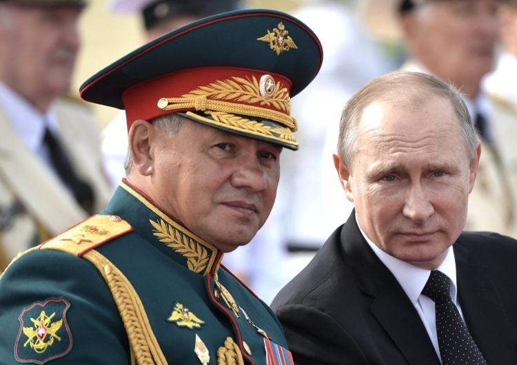 Prezydent Rosji Władimir Putin z szefem MON Federacji Rosyjskiej Siergiejem Szojgu Tarcia na Kremlu? Moscow Times: Jest spór między wojskiem a służbami