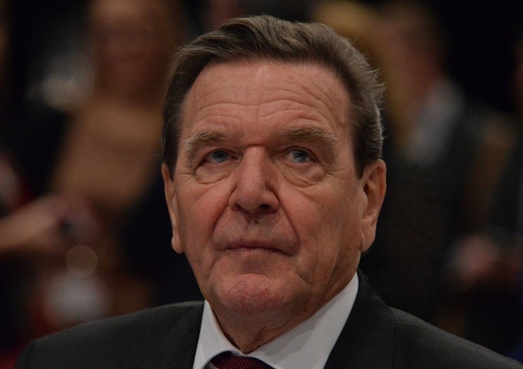 Były kanclerz Niemiec Gerhard Schroeder Restauracja usuwa z menu zdjęcia Schrödera. Powodem jego postawa wobec Putina