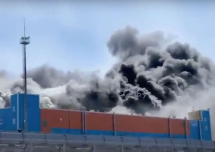  Ogromny pożar elektrowni w Rosji. „Ogień rozprzestrzenił się na dach” [WIDEO]
