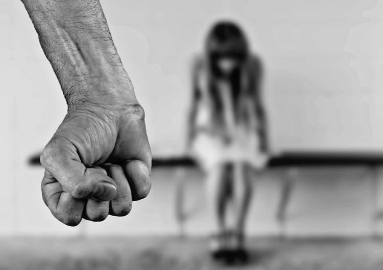  „Najmłodsza ofiara ma 16 lat”. Plaga gwałtów w Warszawie 
