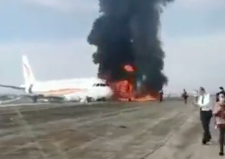  [WIDEO] Samolot stanął w płomieniach. Jest wielu rannych