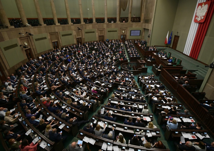   Z. Kuźmiuk: Sejm uchwalił obniżenie stawki PIT z 17 proc. do 12 proc.