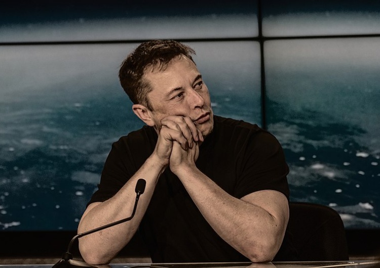  Elon Musk wstrzymuje przejęcie Twittera