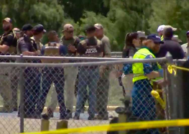  Teksas: Zamachowiec zastrzelił osiemnaścioro dzieci i troje dorosłych. Biskupi proszą o modlitwę [wideo]
