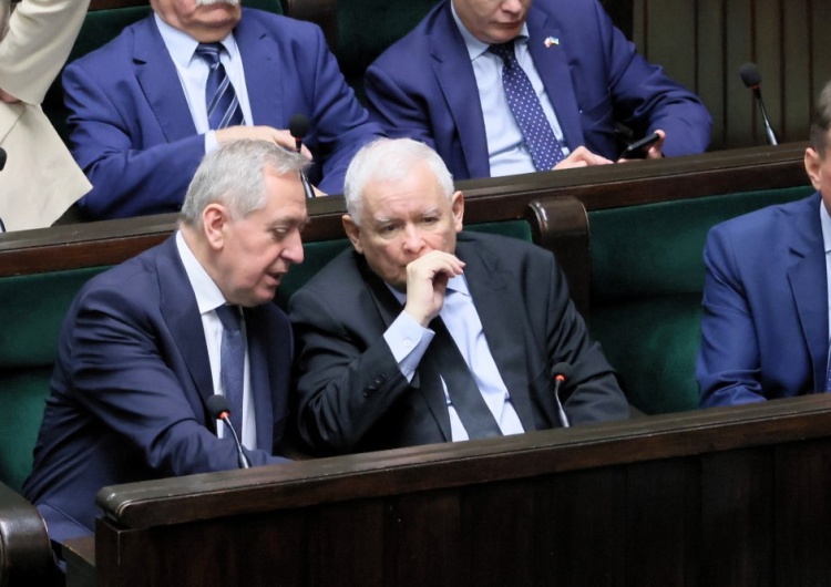 „Wyprzedził Donalda Tuska”. Awans prezesa PiS w najnowszym sondażu