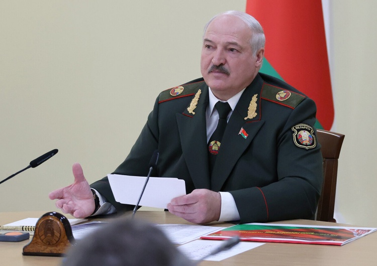 Prezydent Białorusi Aleksander Łukaszenka „Nowy front”. Łukaszenka w mundurze. Coś się szykuje?