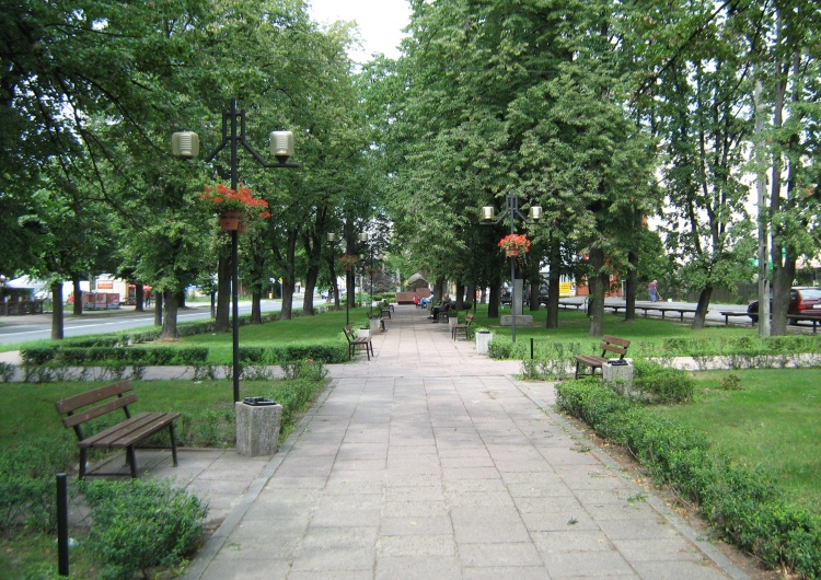 Park w Biłgoraju Mieszkaniec Biłgoraja spacerował nago po parku. Podał osobliwe wytłumaczenie
