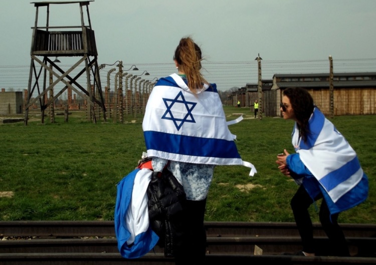 Pilne! Warszawa nie zgadza się na noszenie broni przez izraelskie służby w Polsce. Izrael wstrzymuje wycieczki izraelskiej młodzieży