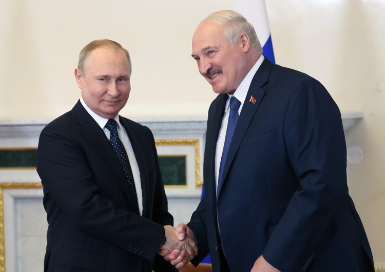  Groźna zapowiedź Putina. Dostarczy Łukaszence pociski Iskander