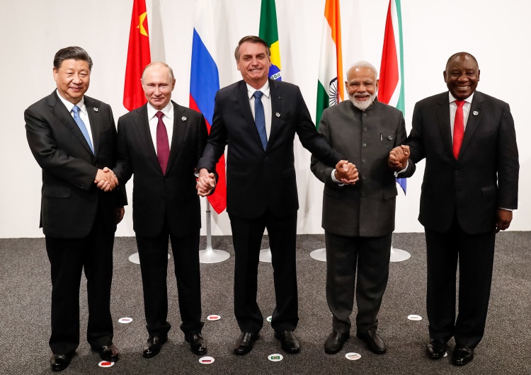Od lewej: Xi Jinping, Władimir Putin, Jair Bolsonaro, Narendra Modi, Cyryl Ramaphosa „Die Welt” ostrzega: „Powstaje antyzachodni blok, tak potężny, jak nigdy przedtem w historii”