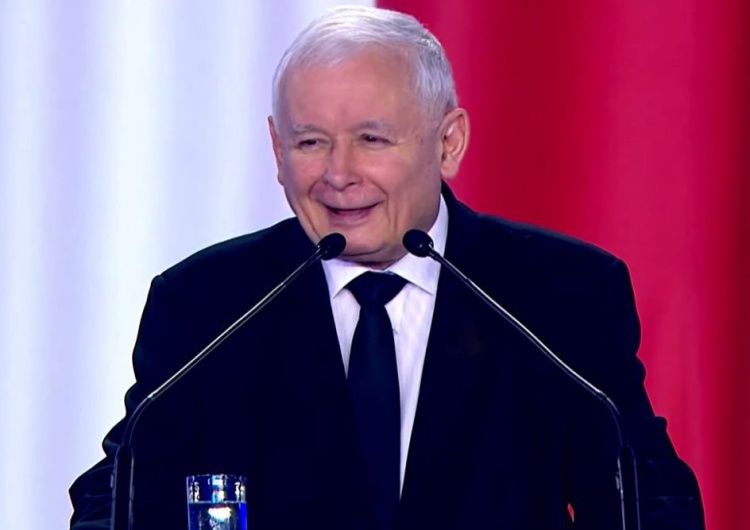 Jarosław Kaczyński [WIDEO] Jarosław Kaczyński żartuje z haseł skandowanych podczas konwencji PO. 