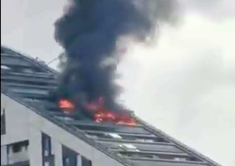  [WIDEO] Londyn: Potężny pożar wieżowca mieszkalnego. Są nagrania
