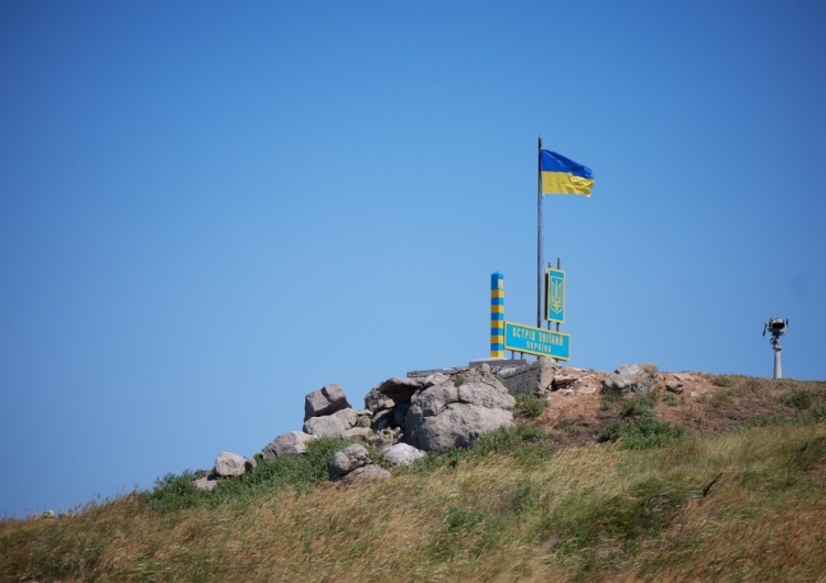 Ukraiński posterunek na Wyspie Węży Ukraina: Nad Wyspą Węży znów powiewa ukraińska flaga