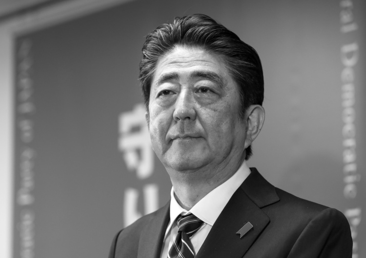 Były premier Japonii Shinzo Abe nie żyje. Zmarł po postrzeleniu