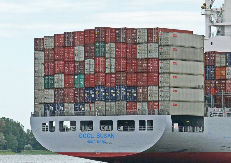 Kontenerowiec. Zdjęcie poglądowe 30% światowego transportu kontenerowego. Rosja będzie się musiała rozstać z marzeniami o strategicznym przyczółku?