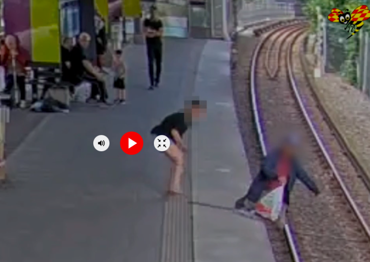  Zepchnęła mężczyznę z peronu wprost pod pędzący pociąg [Wstrząsające nagranie]