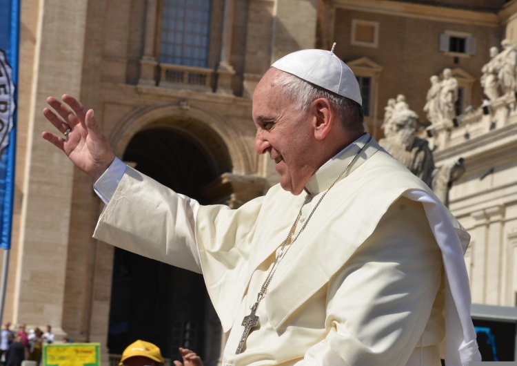 Papież Franciszek Franciszek apeluje o uwolnienie świata od samotności i demona wojny