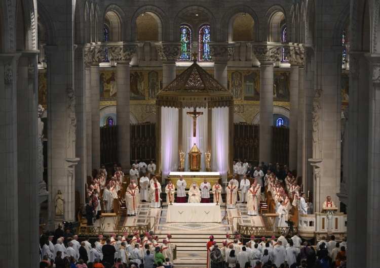 Msza św. w sanktuarium Sainte-Anne-de-Beaupré z udziałem papieża Franciszka Franciszek w kanadyjskim narodowym sanktuarium: 