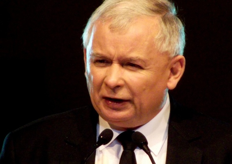  Media: Kaczyński przerywa objazd po kraju