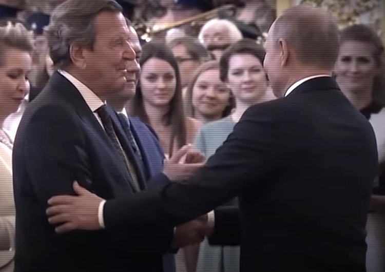 Schroeder spotkał się z Putinem Schröder spotkał się z Putinem. „Kreml chce negocjować” 