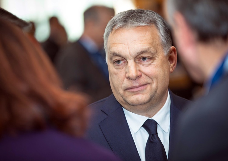 Viktor Orban  Orbán wyśmiał „lewicowe media”: Potrzebujemy mniej drag queen i więcej Chucka Norrisa