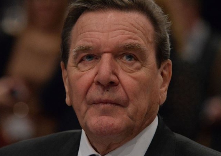 Gerhard Schroeder Gerhard Schröder pozostanie w SPD? Według komisji „nie naruszył zasad partyjnych”