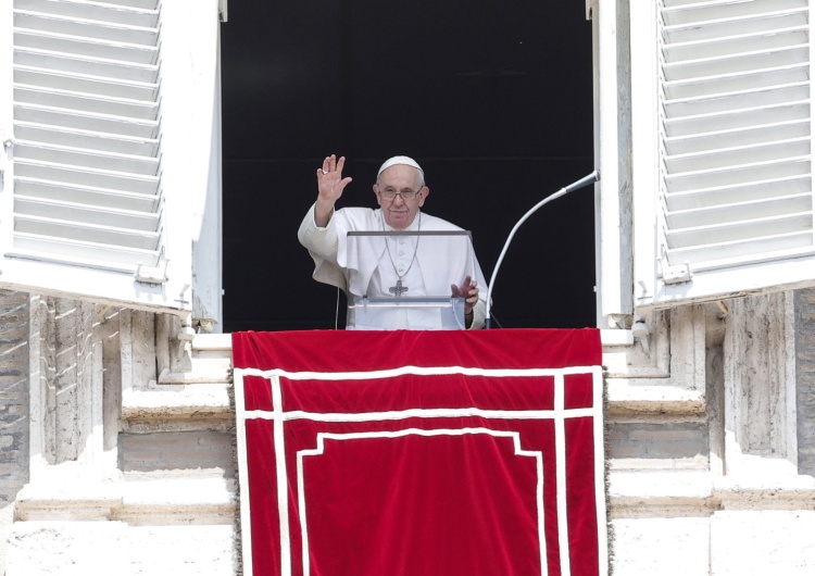 Papież Franciszek Papież: Maryja pokazuje nam, że niebo jest w zasięgu ręki