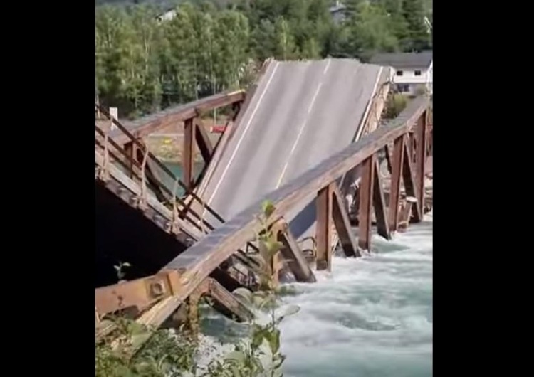 Most w Norwegii W Norwegii zawalił się 150-metrowy post. „Absolutnie nierealne. Był całkiem nowy” [WIDEO]