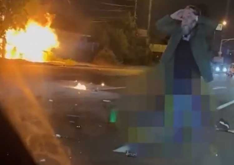 Aleksander Dugin na miejscu wypadku Jest nagranie z ideologiem Kremla Aleksandrem Duginem przybyłym na miejsce wybuchu samochodu, w którym zginęła jego córka