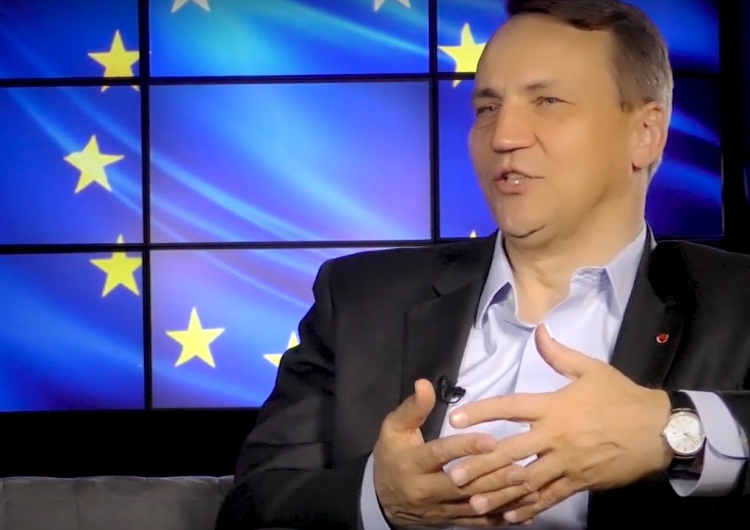 Radosław Sikorski B. działaczka Platformy: Dlaczego Tusk i Sikorski nie byli jeszcze na Ukrainie?