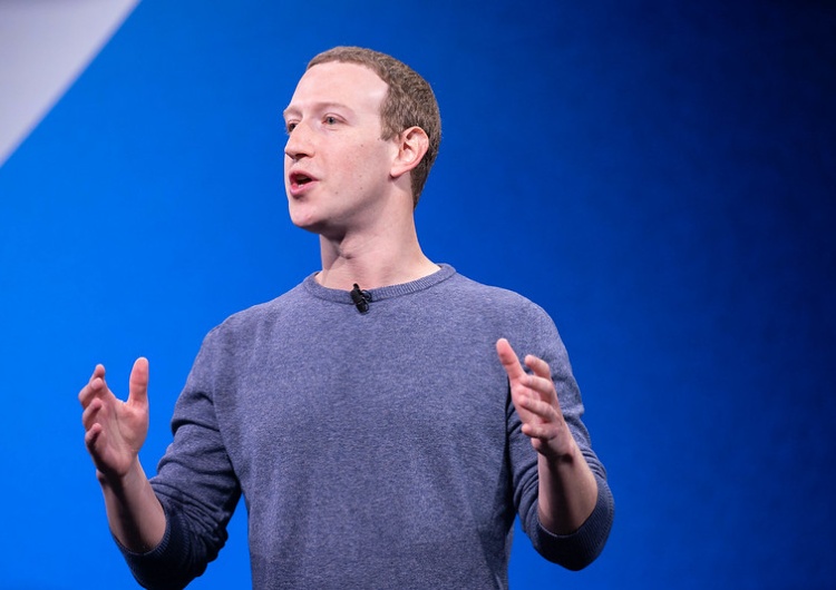 Mark Zuckerberg  Zuckerberg przyznaje, że przed wyborami Facebook cenzurował materiały dotyczące afery Huntera Bidena. Kuriozalne tłumaczenie