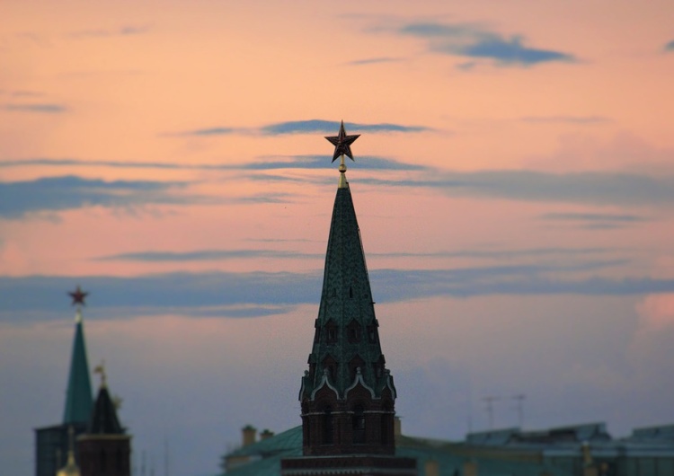Wieże Kremla. Moskwa Rosyjski ekspert: Rosyjską gospodarkę pełna katastrofa czeka w latach 2024-2025