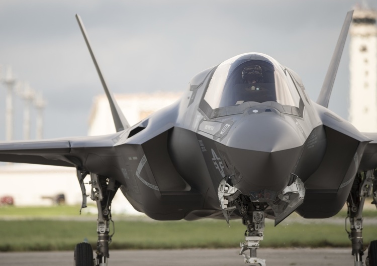  Pentagon wstrzymał dostawy nowych F-35. Powodem chiński komponent silnika