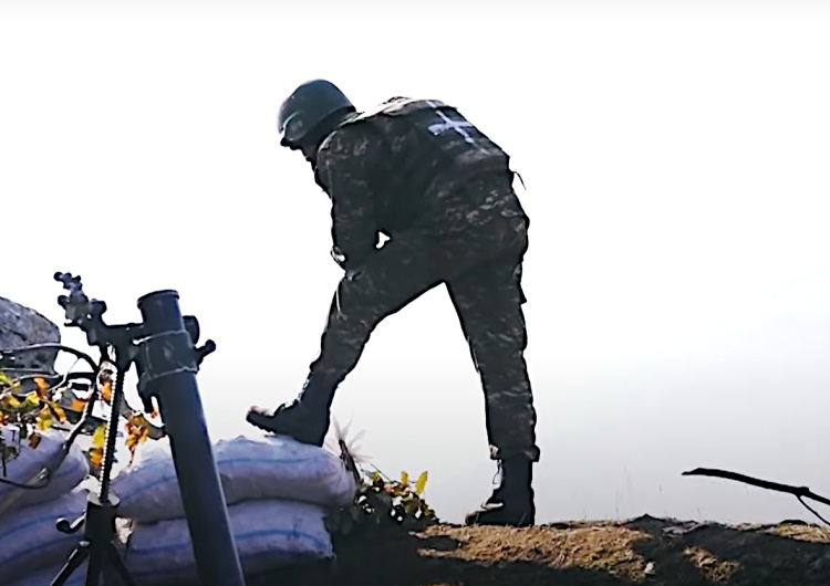 Azerski żołnierz Atak Azerbejdżanu na Armenię. Jest stanowisko Azerbejdżanu