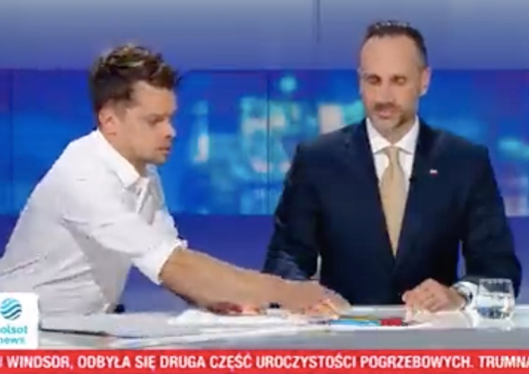  Spięcie na antenie Polsat News. Wiceminister dostał nietypowy prezent od lidera AgroUnii [WIDEO]
