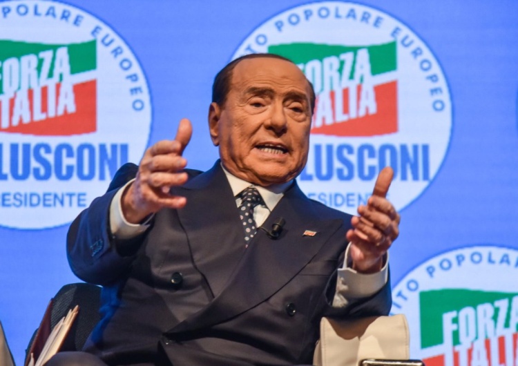 Silvio Berlusconi „Putin chciał zastąpić rząd Zełenskiego porządnymi ludźmi”. Szokujące słowa Berlusconiego [WIDEO]