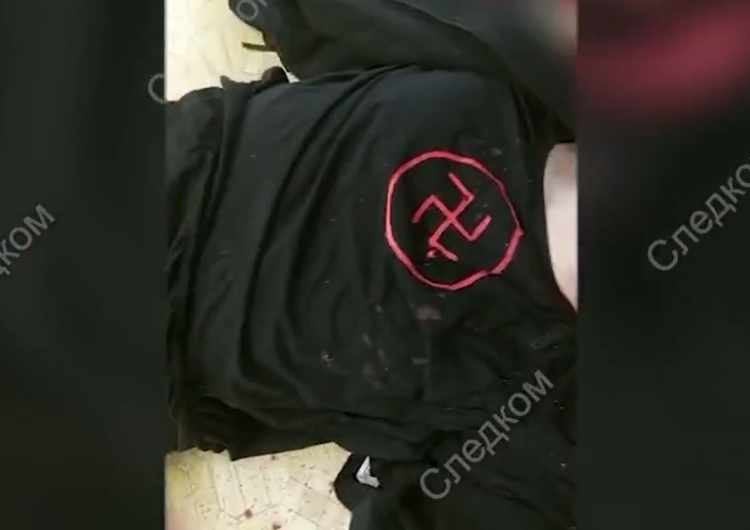 Swastyka na koszulce sprawcy strzelaniny w Rosji „Taka będzie narracja”. Rosjanie publikują nagranie. Sprawca strzelaniny w szkole ze swastyką na koszulce [18+]