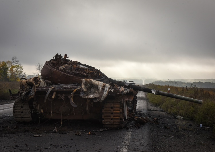 Zniszczony rosyjski czołg w rejonie Charkowa „Macie jaja? Gdzie czołg Armata? Gdzie mundury? Jesteście hańbą”. Rosyjska dziennikarka nie wytrzymała
